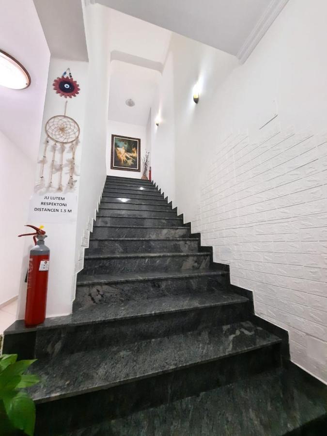 Vila 57 Hotel Tirana Kültér fotó