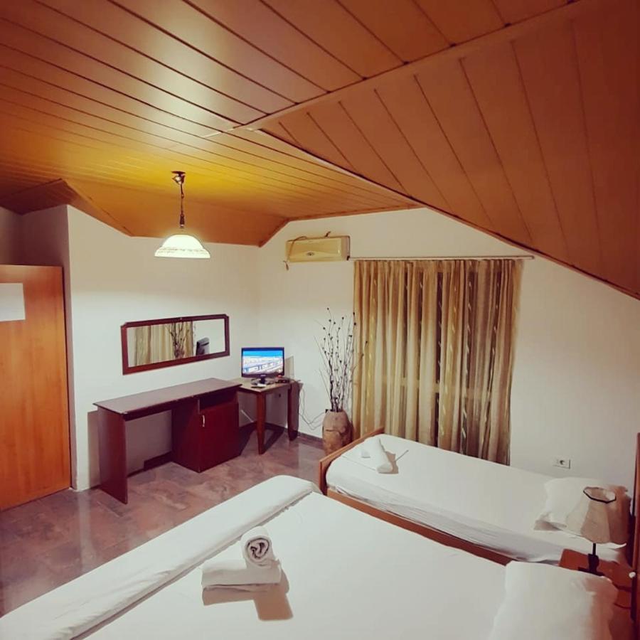 Vila 57 Hotel Tirana Kültér fotó