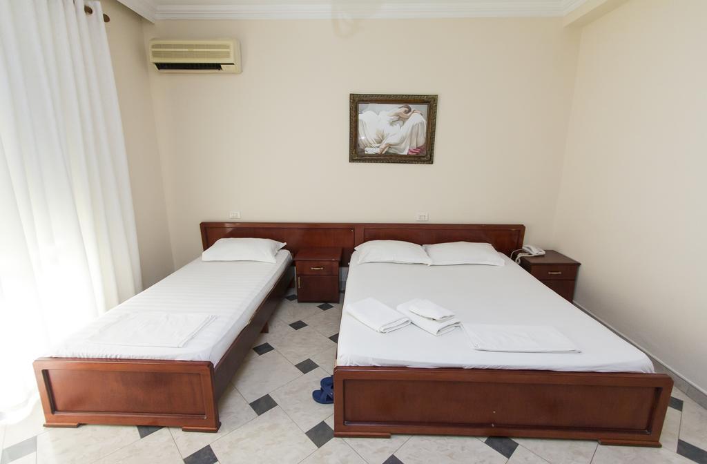 Vila 57 Hotel Tirana Szoba fotó
