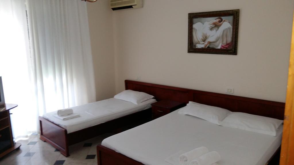 Vila 57 Hotel Tirana Szoba fotó