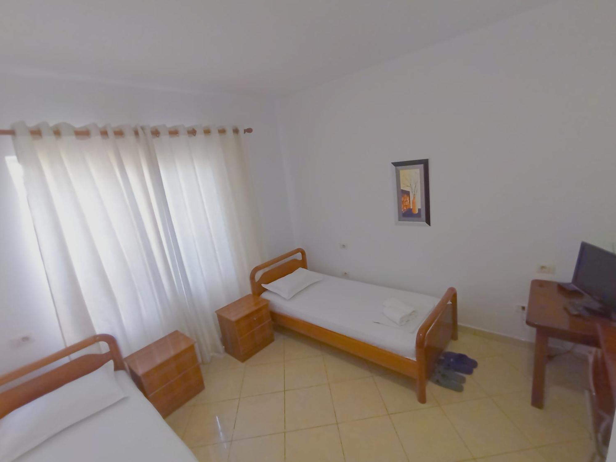 Vila 57 Hotel Tirana Kültér fotó